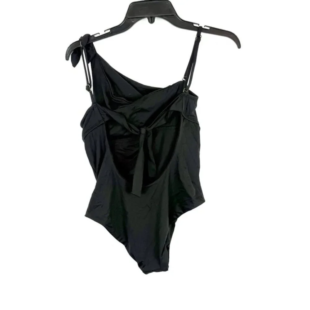 BECCA women’s black